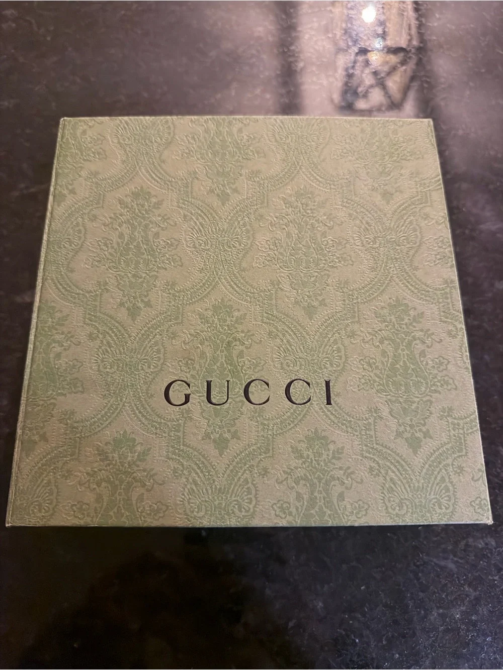 Gucci “Double G” Belt with Gucci Beige Drawstring Dust Bag